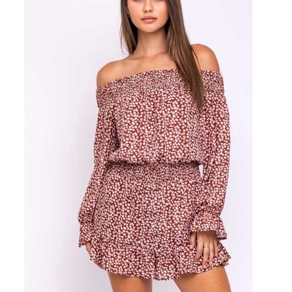 Le Lis Pants - Le Lis Floral off-shoulder smocked romper long sleeve rust brown floral M/L